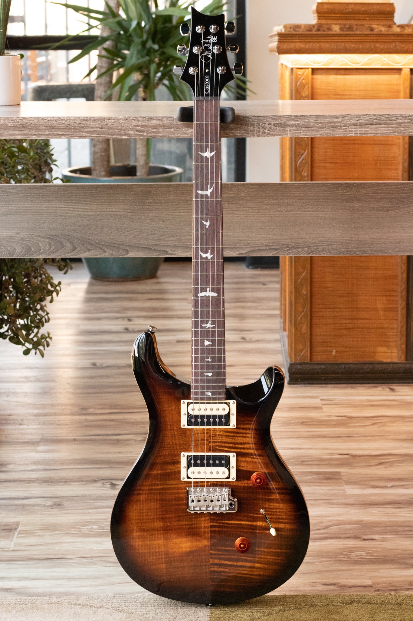 PRS SE Custom 24 Electric Guitar - Black Gold Sunburst – Guitars